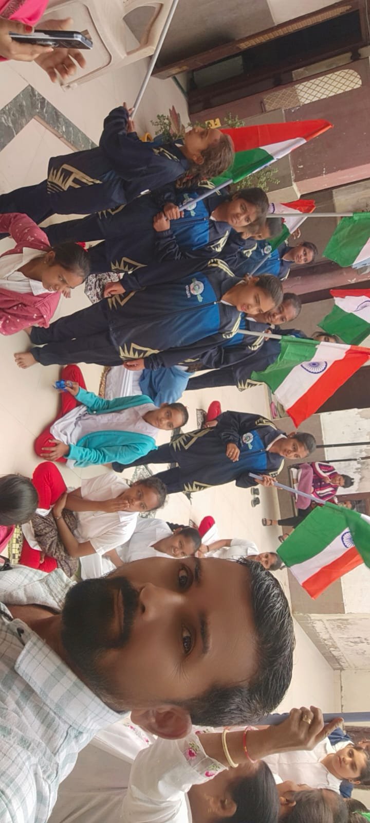 ગરીબ કન્યાઓને ભોજન તેમજ ટ્રેકસૂટ વિતરણ